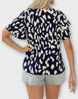 Evelyn - Casual blouse with round neckline