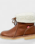 Waterproof boots with wool lining