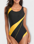 Sporty one-piece swimsuit with back cutout